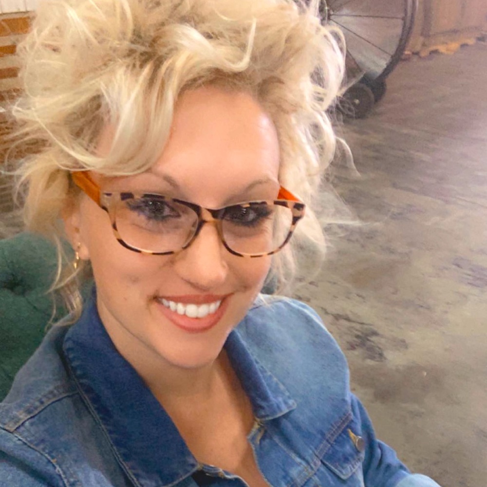 Meet your Posher, Jeni lee